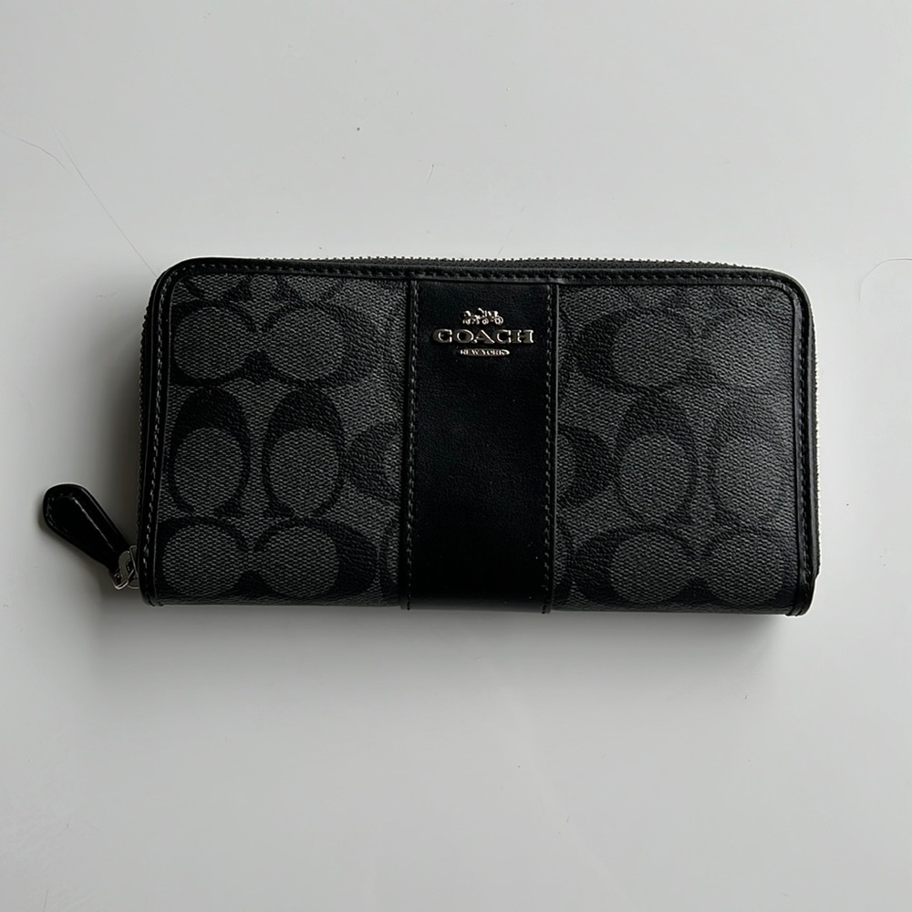 Coach Wallet *NEW*